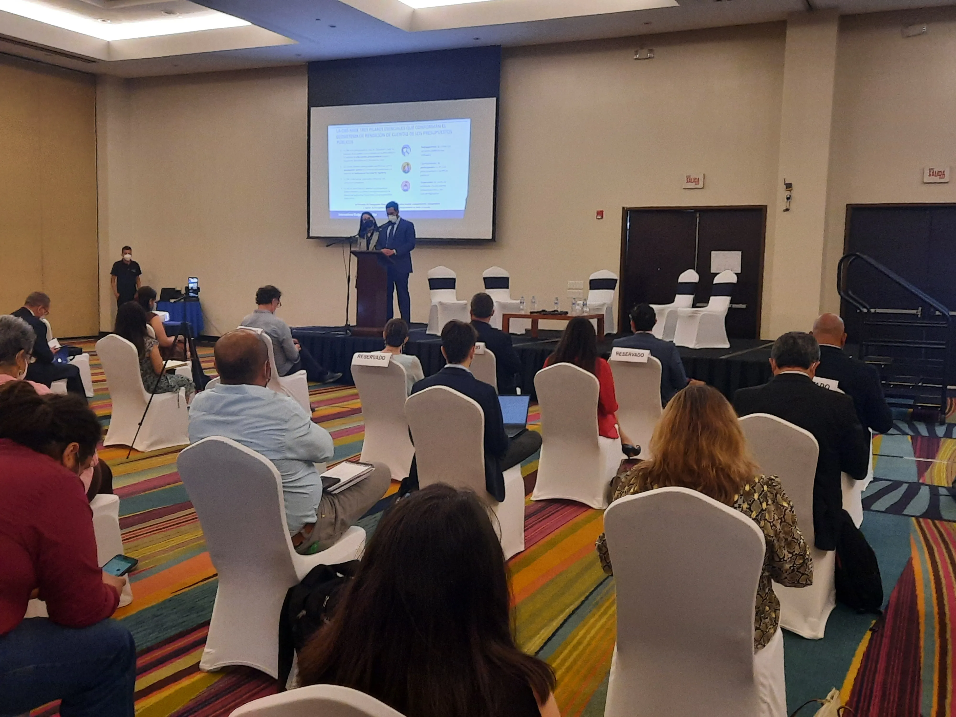 Conversatorio “Transparencia presupuestaria, participación y democracia en el actual contexto de El Salvador”